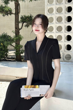 Áo kiểu nữ màu đen phối viền chỉ