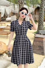 Đầm công sở caro cổ sen nhọn dáng xòe