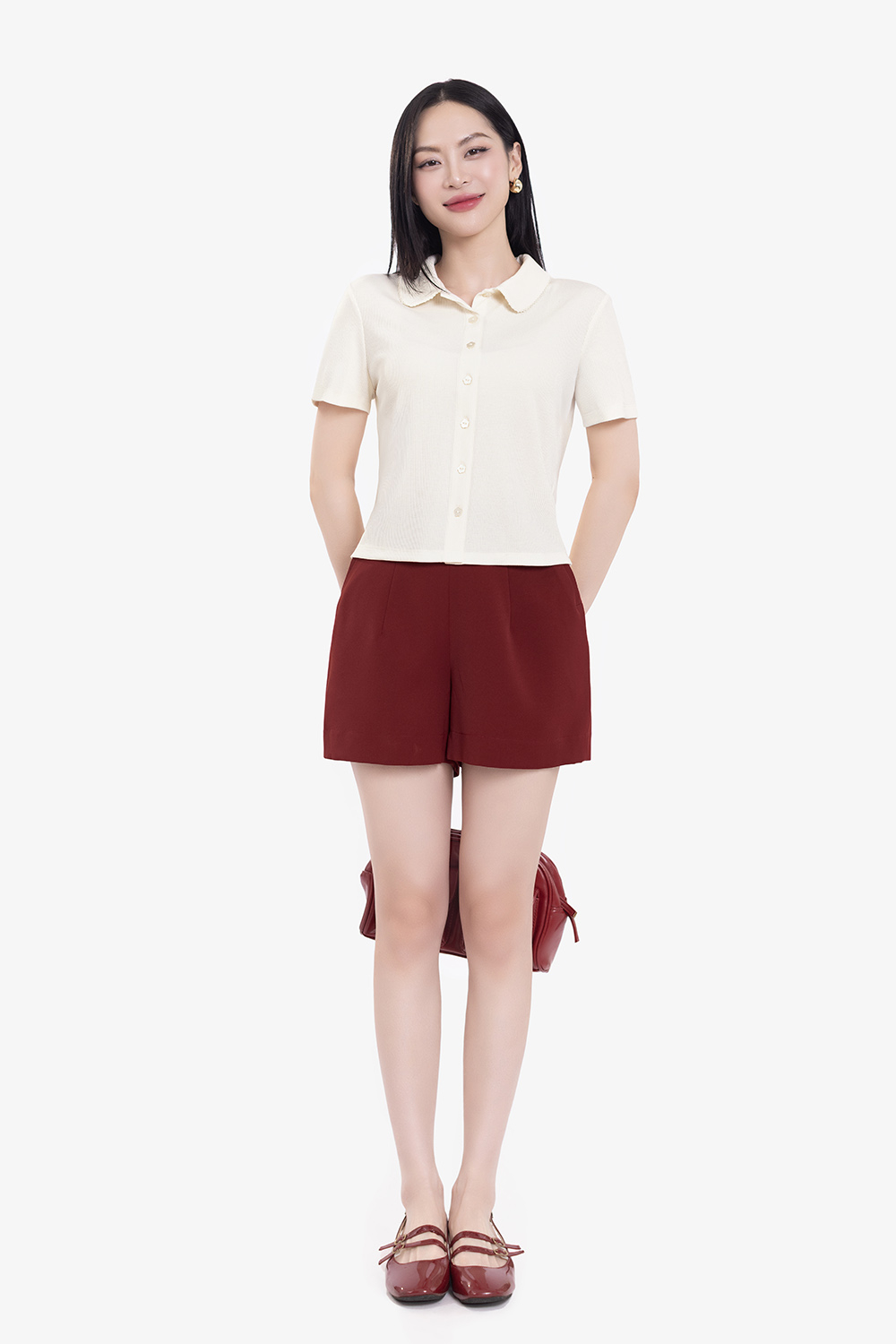 Áo thun gân cotton màu kem cổ sen phối nút