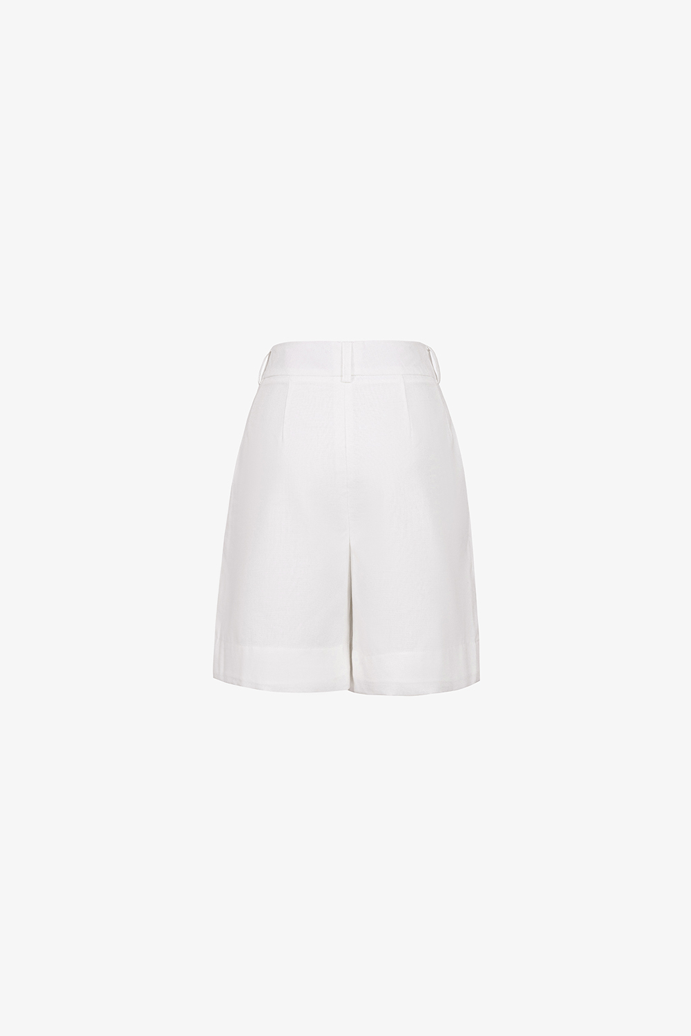 Quần đùi trắng linen lót lụa