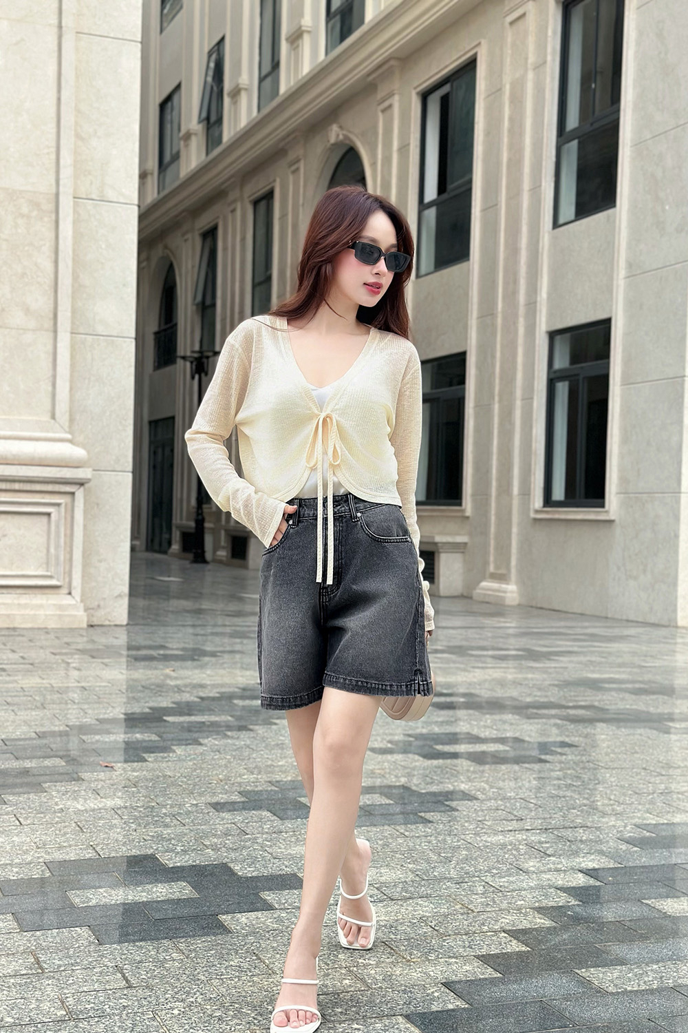 Quần short jean màu xám đen phối túi