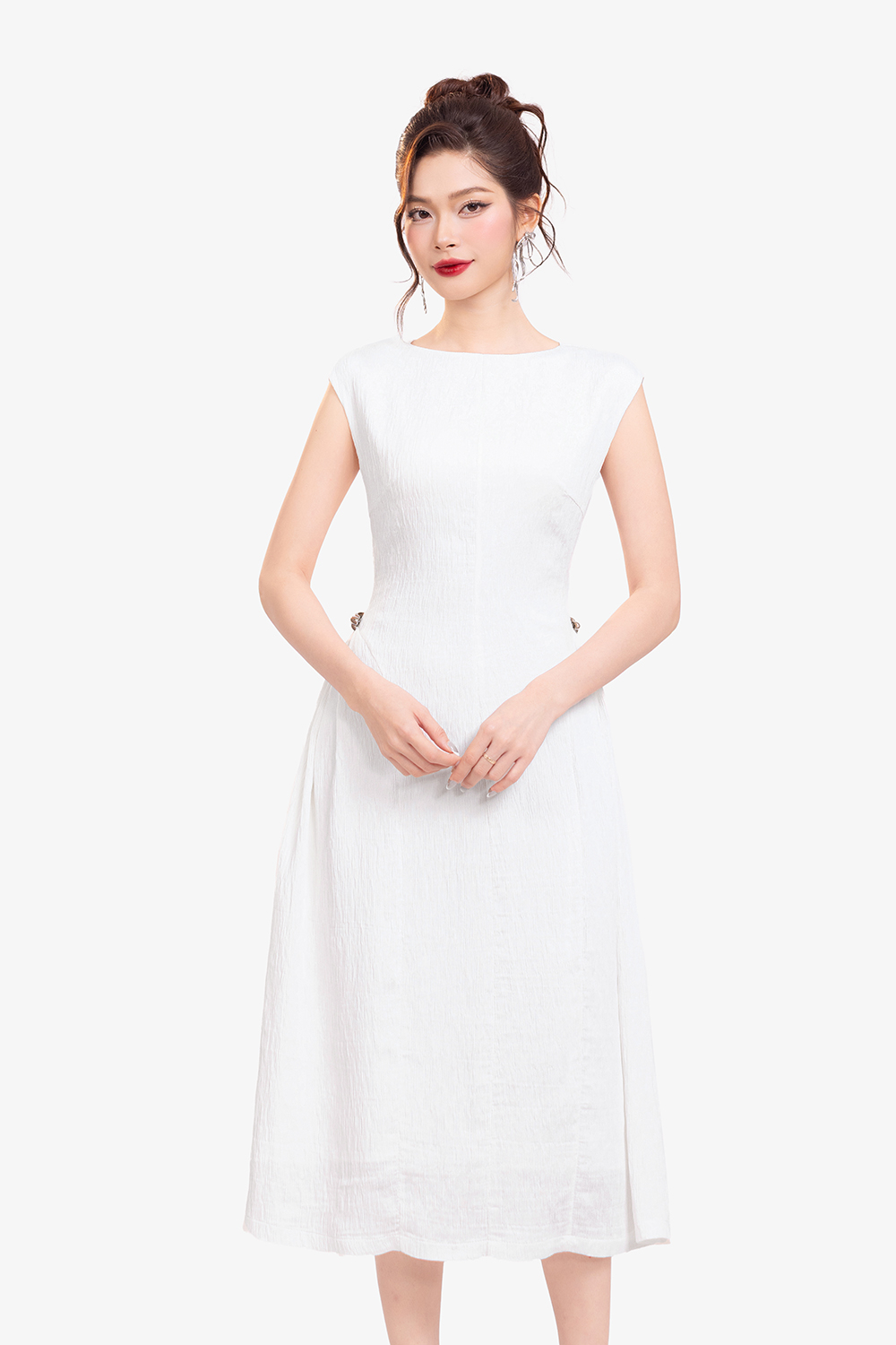 Đầm trắng dự tiệc dáng chữ A