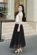 Chân váy lưới xòe dập ly màu đen