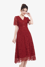 Đầm ren đỏ dự tiệc dáng xòe