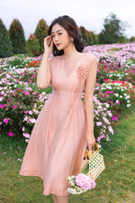 Đầm hồng tơ ngọc trai dáng A xòe đính hoa