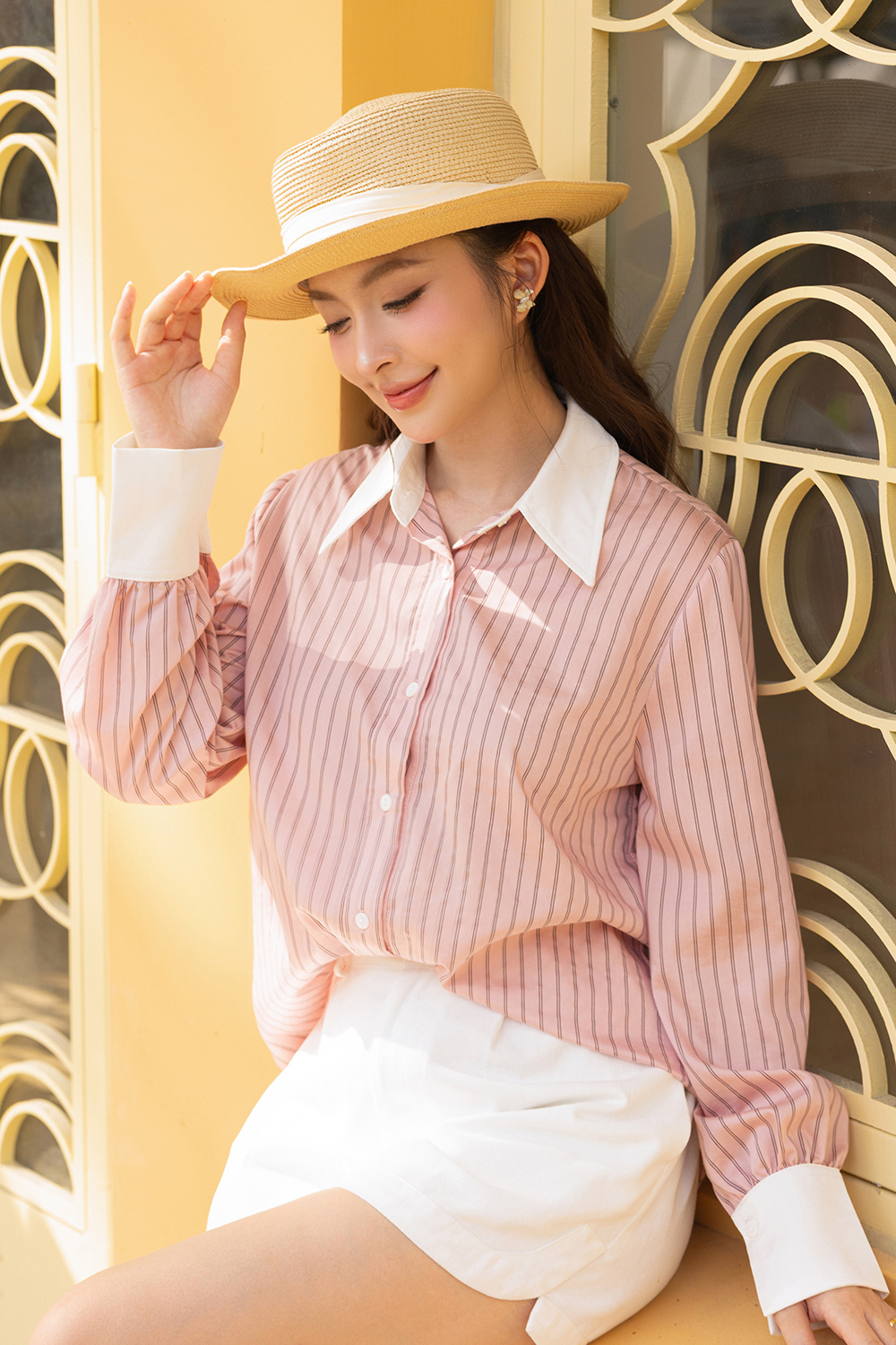 Áo sơ mi công sở kẻ sọc phối cổ trắng