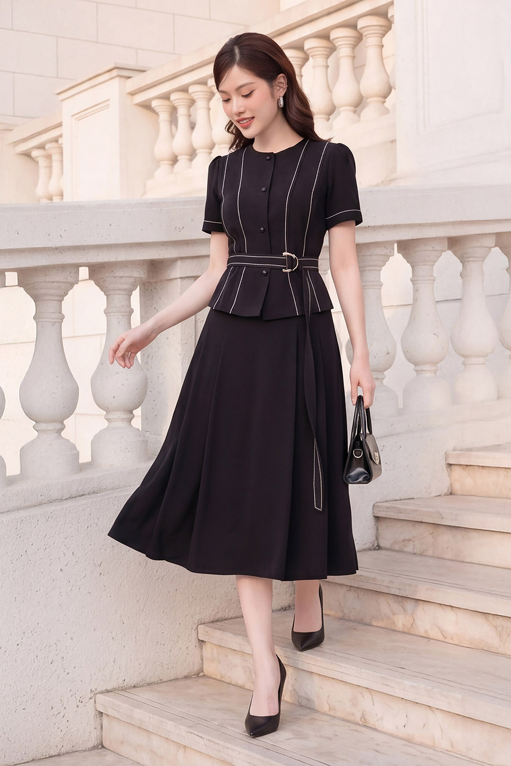 Chân váy đen xòe xếp ly