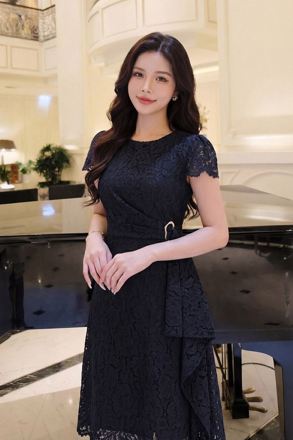 Đầm ren dáng chữ A xòe nhấn eo