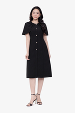 Đầm đen dáng chữ A tay cape